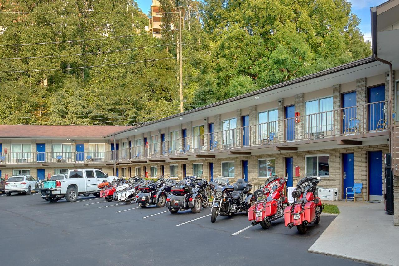 Sidney James Mountain Lodge Гетлинбург Екстериор снимка