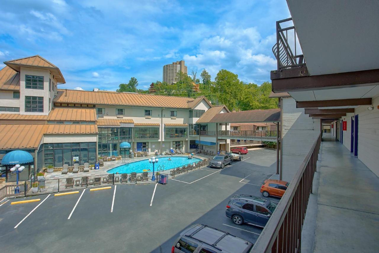 Sidney James Mountain Lodge Гетлинбург Екстериор снимка