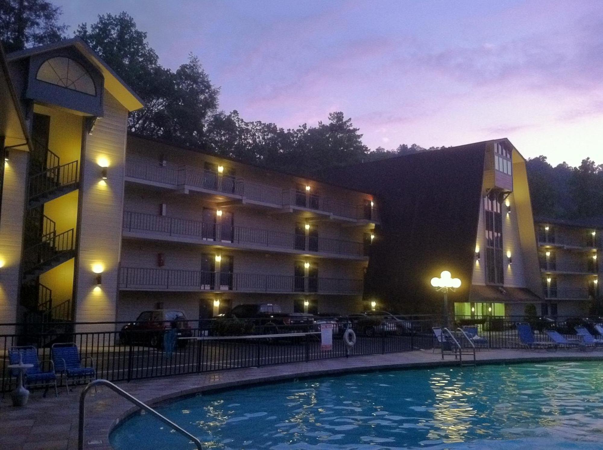 Sidney James Mountain Lodge Гетлинбург Екстериор снимка