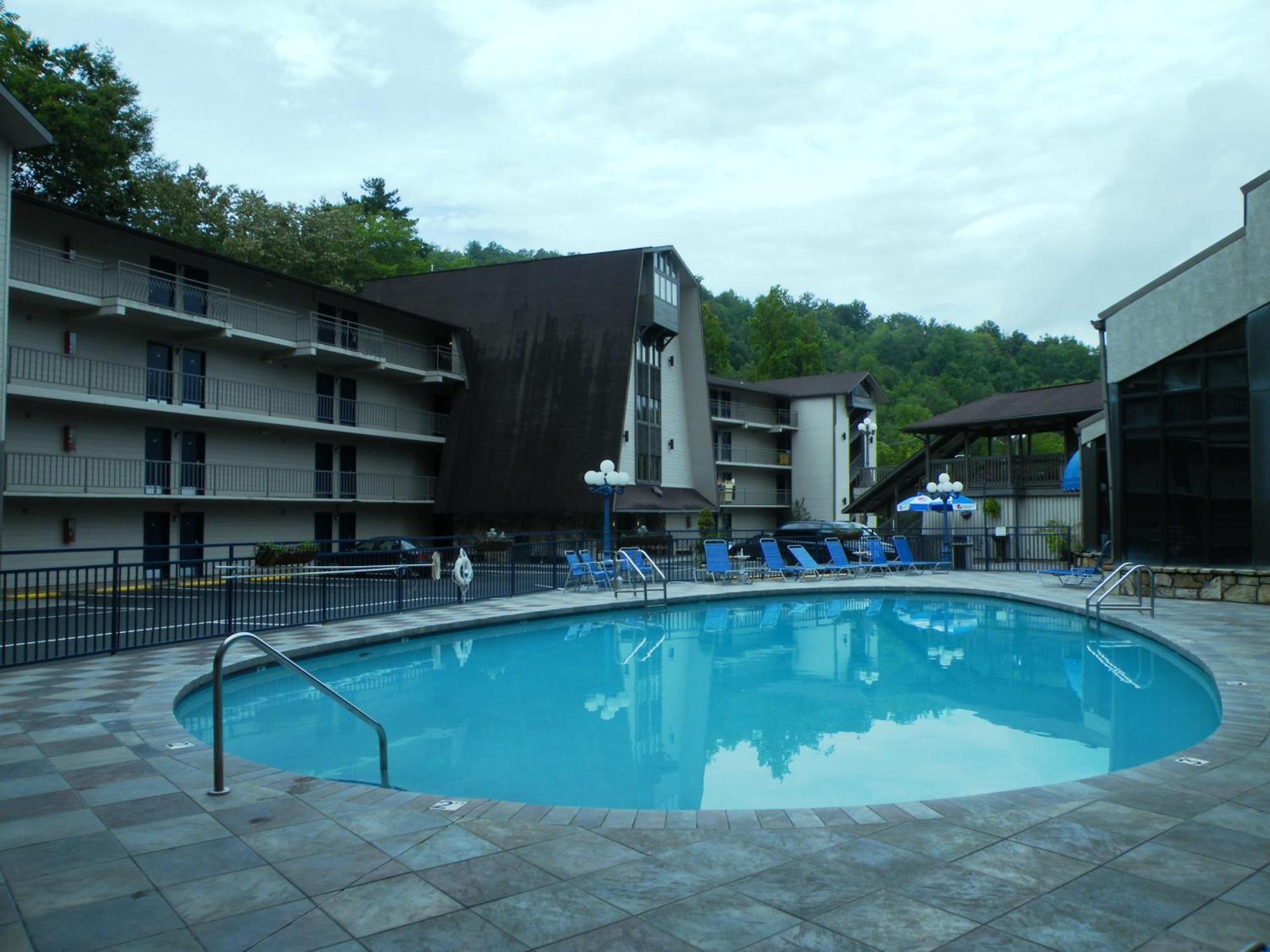 Sidney James Mountain Lodge Гетлинбург Екстериор снимка