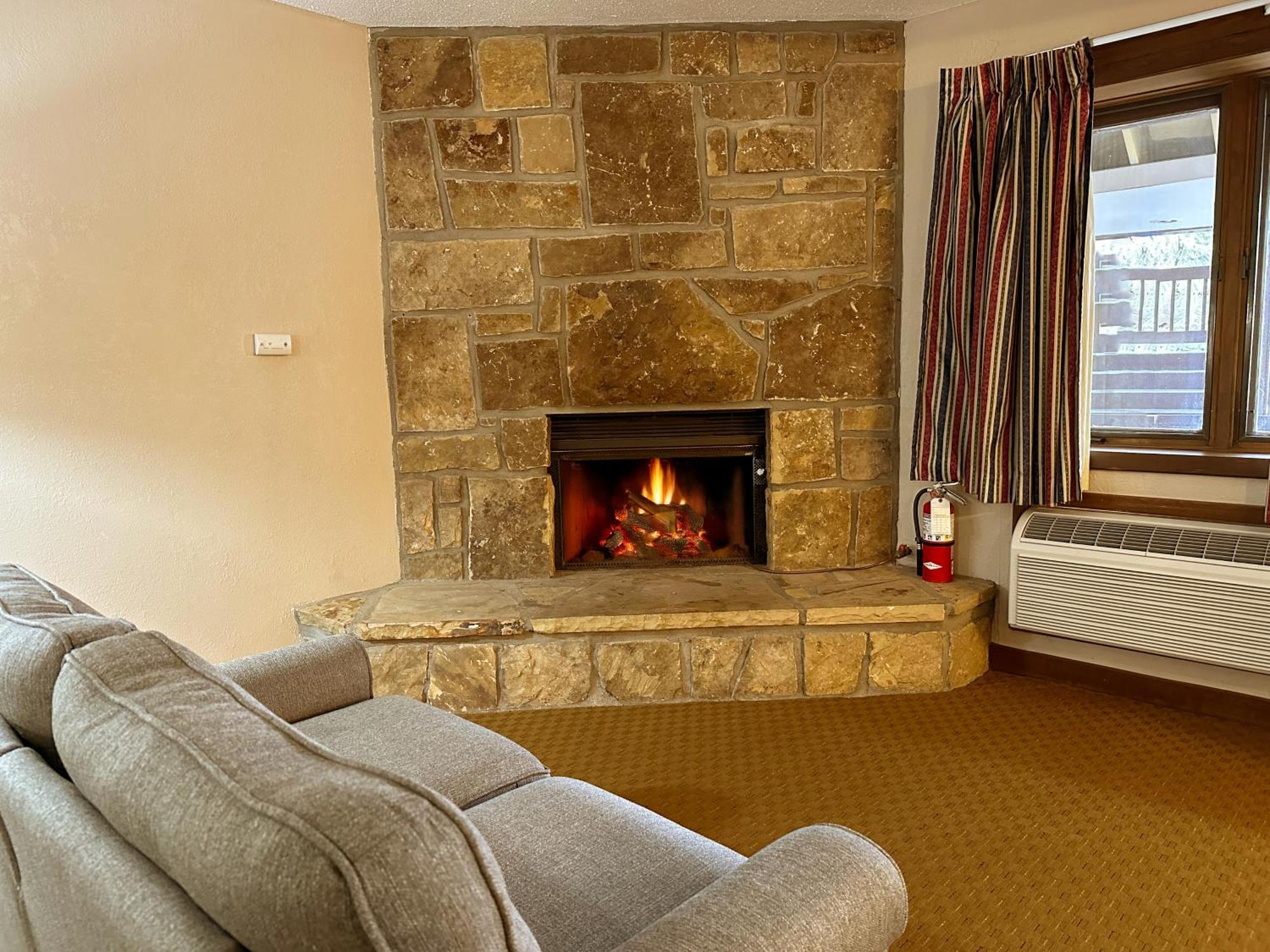 Sidney James Mountain Lodge Гетлинбург Екстериор снимка