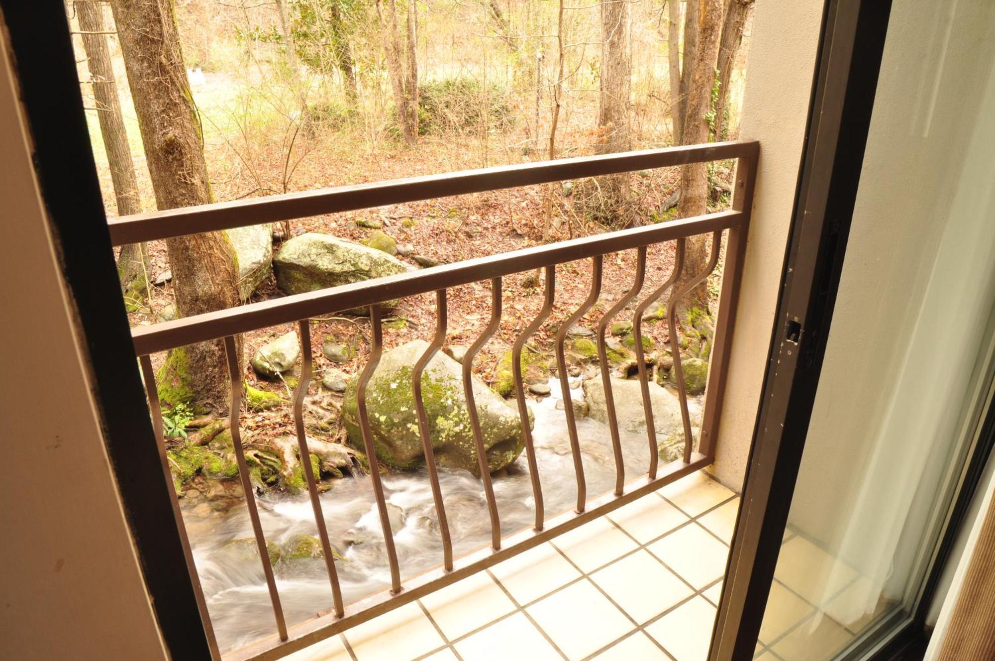 Sidney James Mountain Lodge Гетлинбург Екстериор снимка