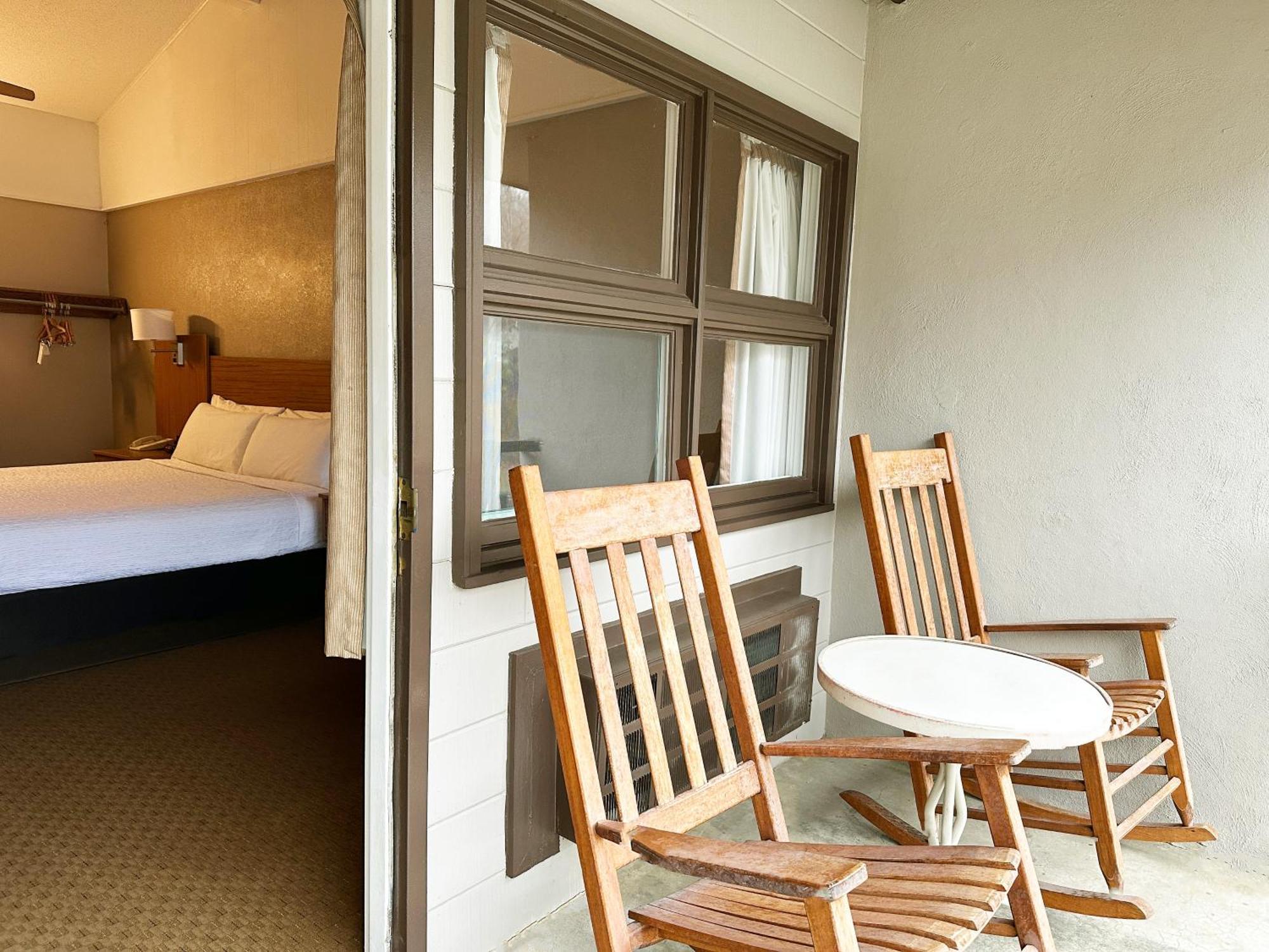 Sidney James Mountain Lodge Гетлинбург Екстериор снимка