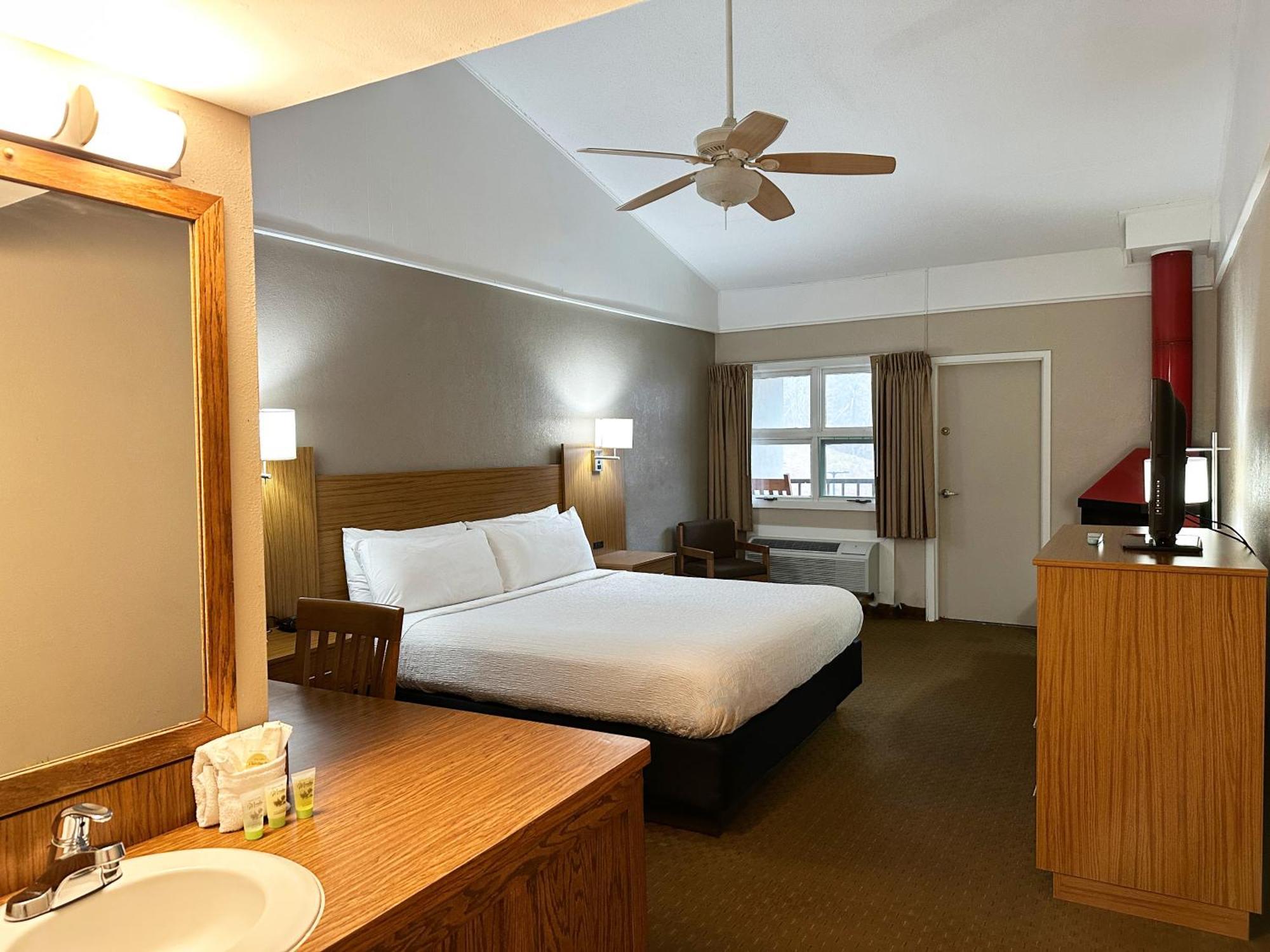 Sidney James Mountain Lodge Гетлинбург Екстериор снимка
